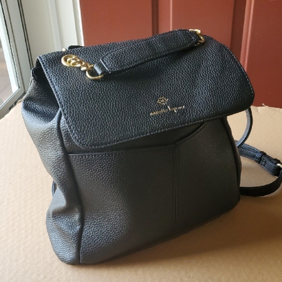 Nanette Lepore Black Leather Texture Convertabile Bag Or Backpack with Gold Logo - Picture 2 of 10